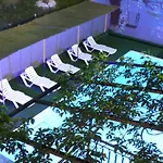 Avalon Otel